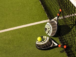 Paddle tennis objects and court.